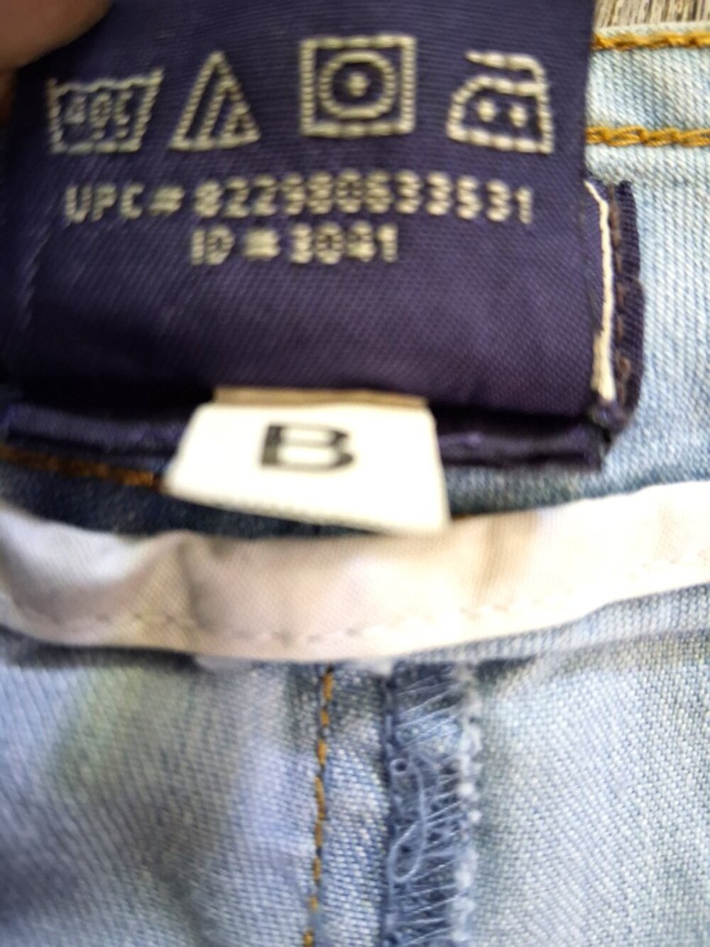 VTG BUM Equipment Women's Missy Size 12, 32x20 Mid Rise Blue Denim Capri Pants - Picture 12 of 13